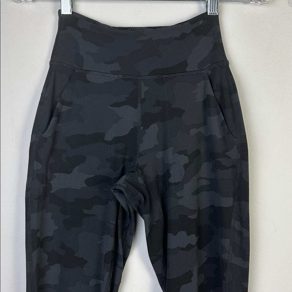 Lululemon Align Joggers 28” in Heritage 365 Camo Deep Coal Size 2 Pockets Casual - Picture 3 of 16
